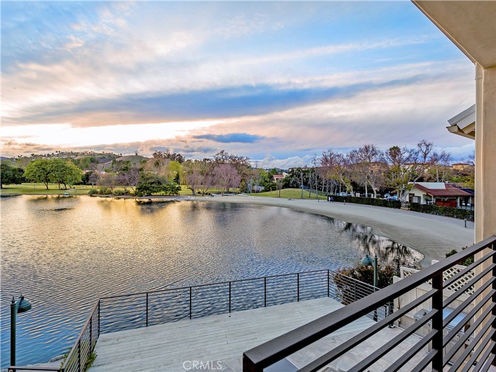listing image 130724420957846239719