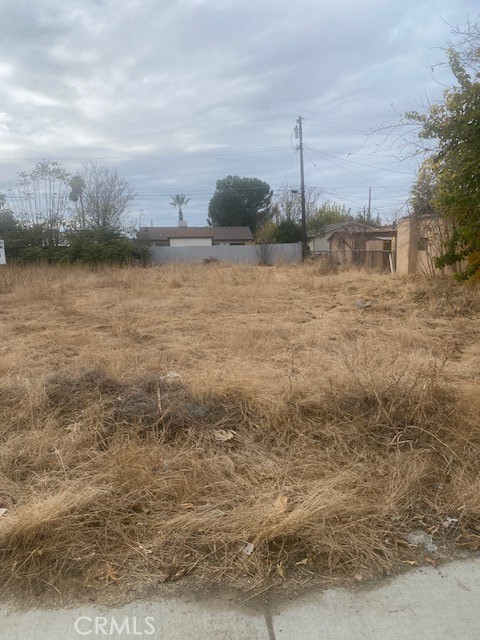 Nice buildable lot, the tract is largely developed. Note there are two side by side vacant lots. This one is the one closest to Panama Rd.