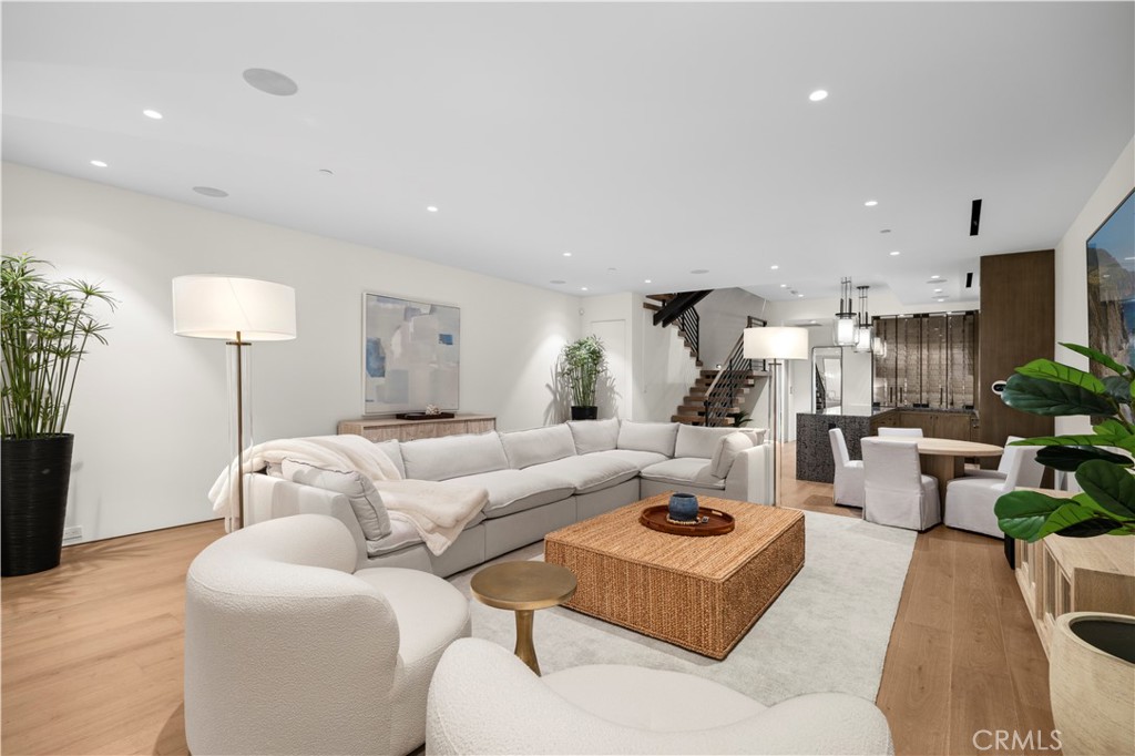 Corona del Mar South of PCH (CDMS) - Residential
