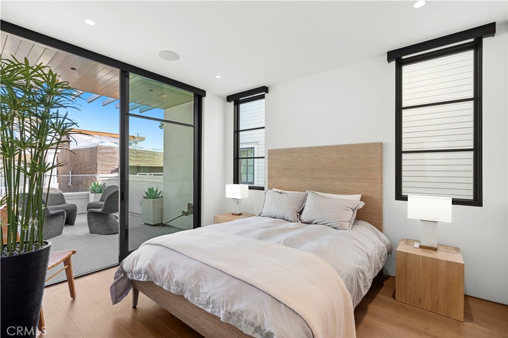 Corona del Mar South of PCH (CDMS) - Residential