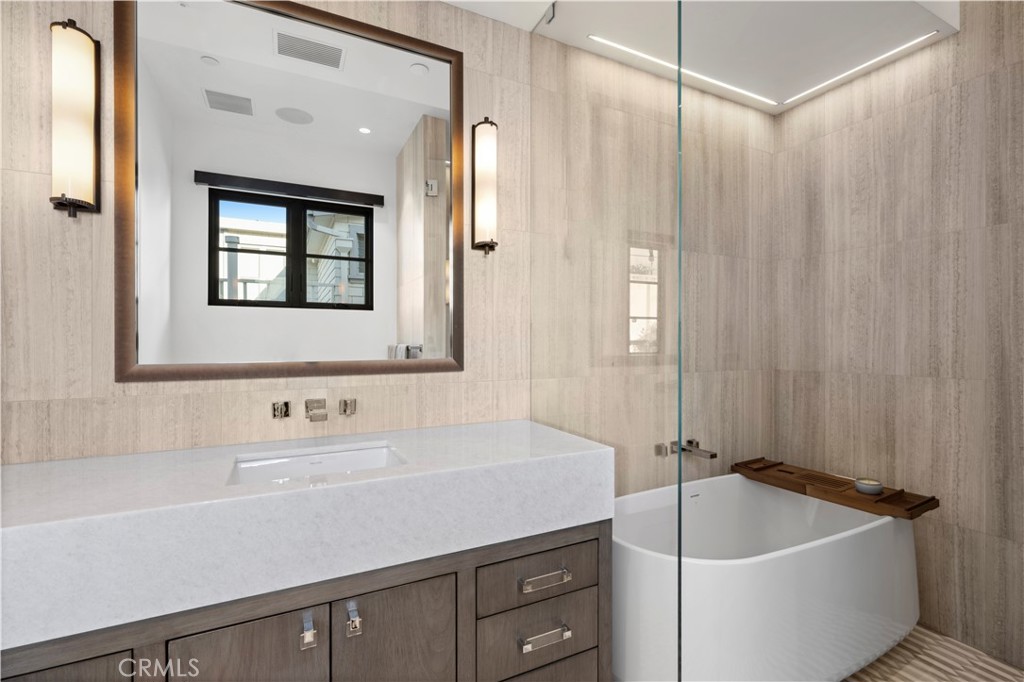 Corona del Mar South of PCH (CDMS) - Residential