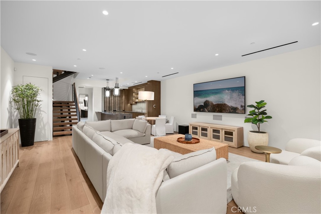Corona del Mar South of PCH (CDMS) - Residential