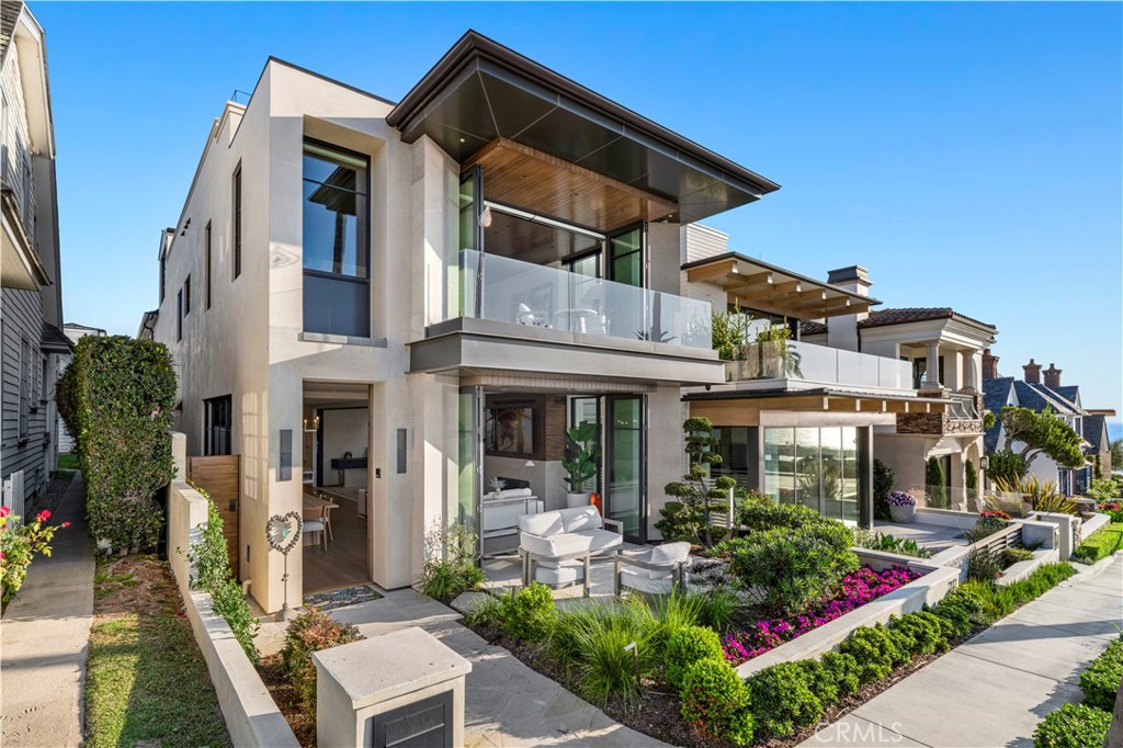 Corona del Mar South of PCH (CDMS) - Residential