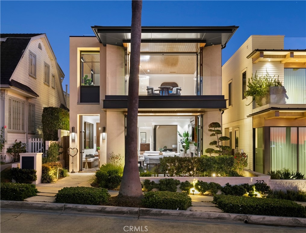Corona del Mar South of PCH (CDMS) - Residential
