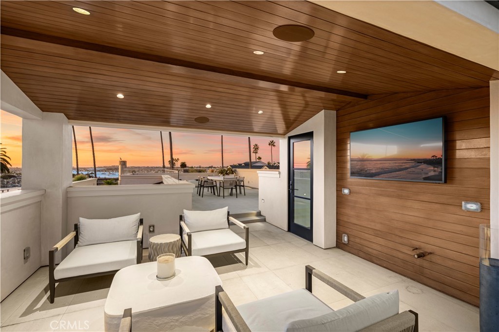 Corona del Mar South of PCH (CDMS) - Residential