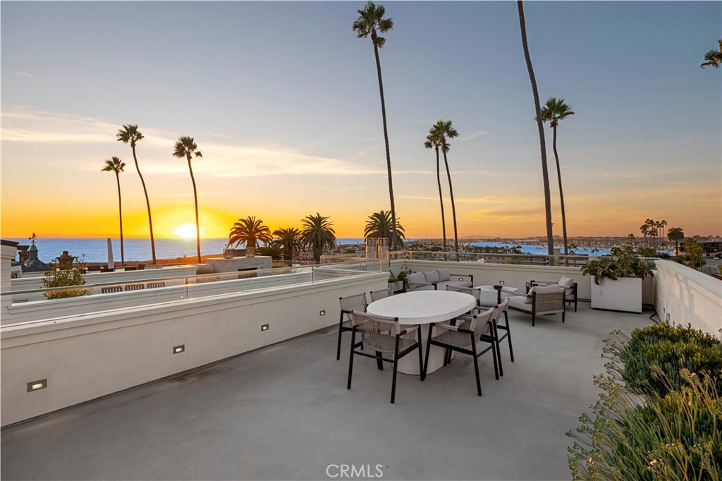 Corona del Mar South of PCH (CDMS) - Residential