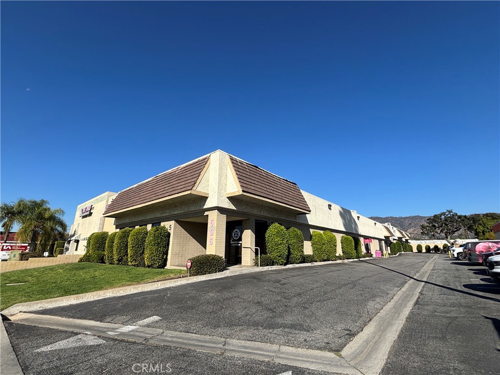 This remarkable property offers over 13,000 square feet of versatile office spaces, each tailored for a variety of business needs. Located on the historic and highly trafficked Route 66, this site ensures unparalleled visibility and accessibility. With ample parking available, the property is ideal for businesses seeking convenience for employees and clients alike. The structure features multiple individual office areas, providing flexibility for multi-tenant use or a single large operation. Don't miss this incredible investment opportunity in the heart of Glendora's bustling business corridor!