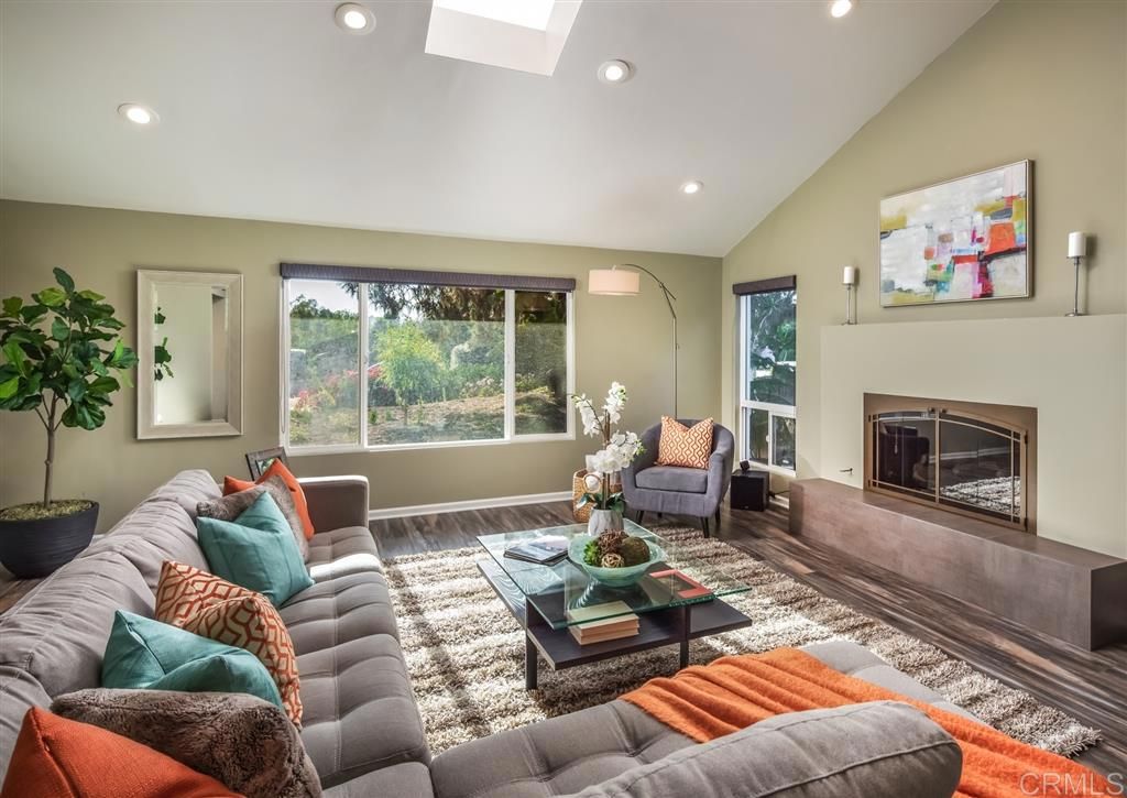 listing image 130726490545448133308