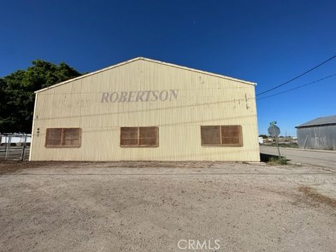 Photo of 601 S Lovekin Boulevard, Blythe, CA 92225 (MLS # SW23190392) Photo of 601 S Lovekin Boulevard, Blythe, CA 92225 (MLS # SW23190392)