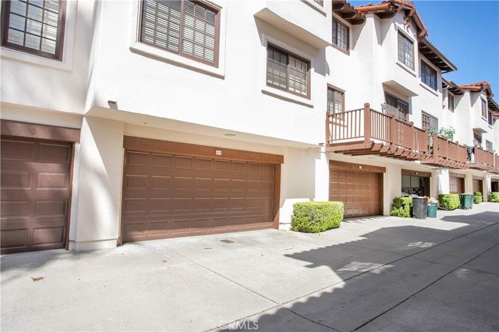 listing image 13072887083636