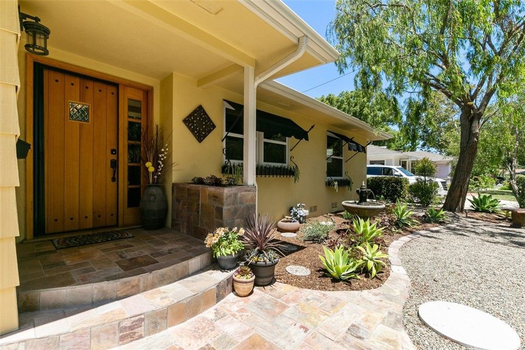listing image 130728679366902551128