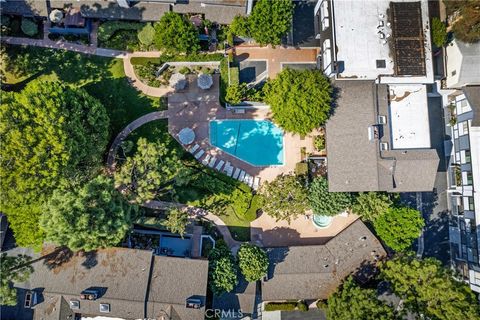 A home in Lomita