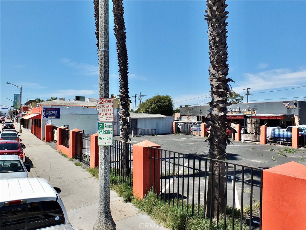 2427 E Anaheim Street