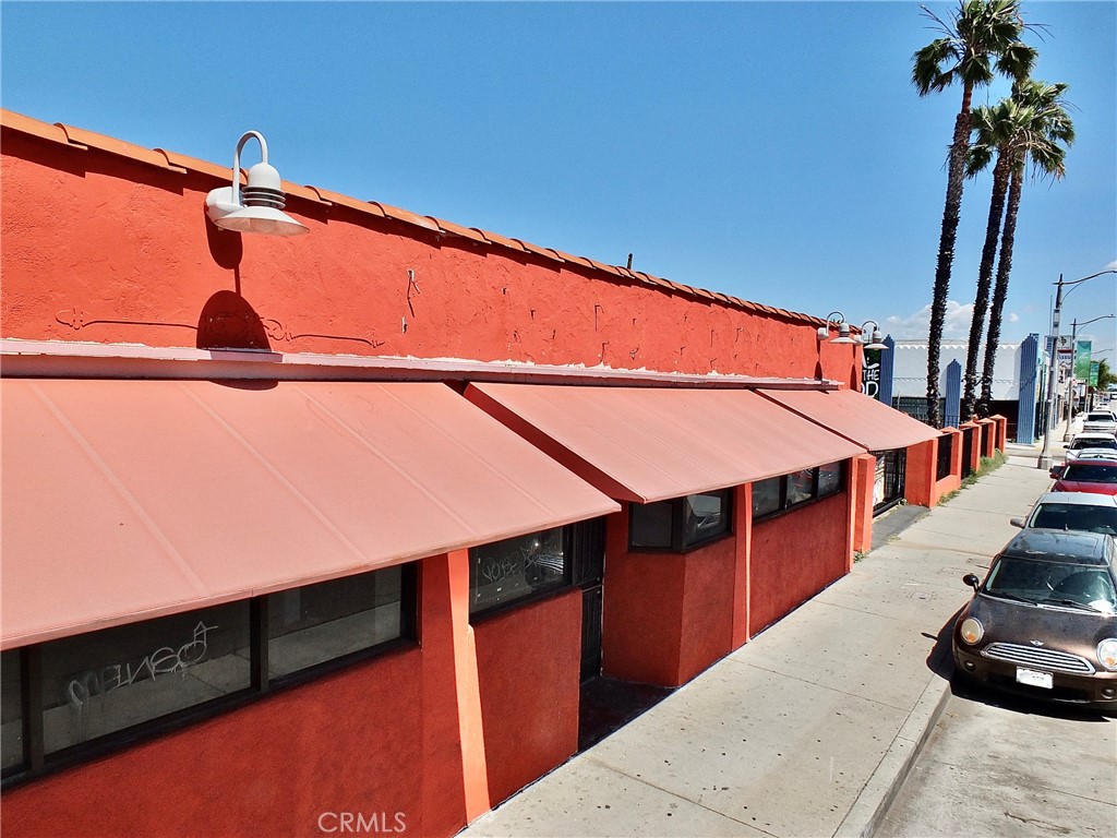2427 E Anaheim Street