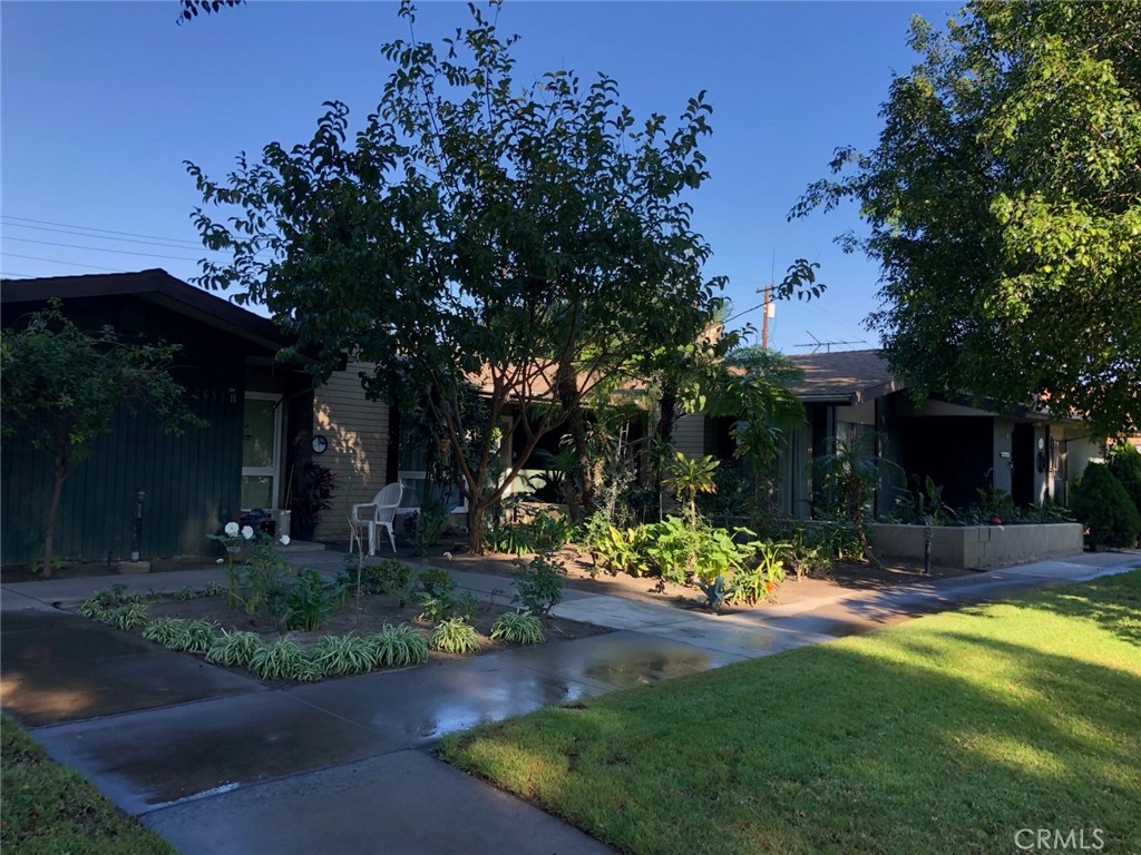 1851 W Glenoaks Avenue C