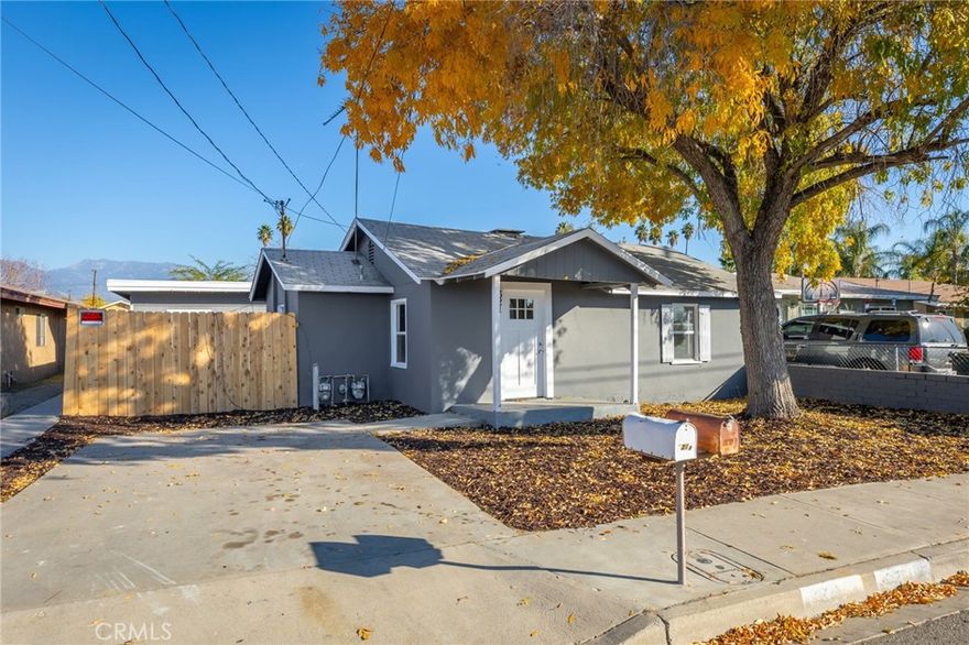 Welcome to this turn key ready to rent or live in duplex! It is in an amazing part of San Jacinto ready to be your money maker or turn into a family compound! Or if you want to buy your first rental property live in one and rent the other! Amazing opportunity to get something affordable that is completely turn key with everything upgraded! This seller did not hesitate and cut any corners. This is not your average fix and flip property. The seller takes a ton of pride in the work and fixed it up like their own. Do not hesitate this will not last with how the market is churning at the moment.