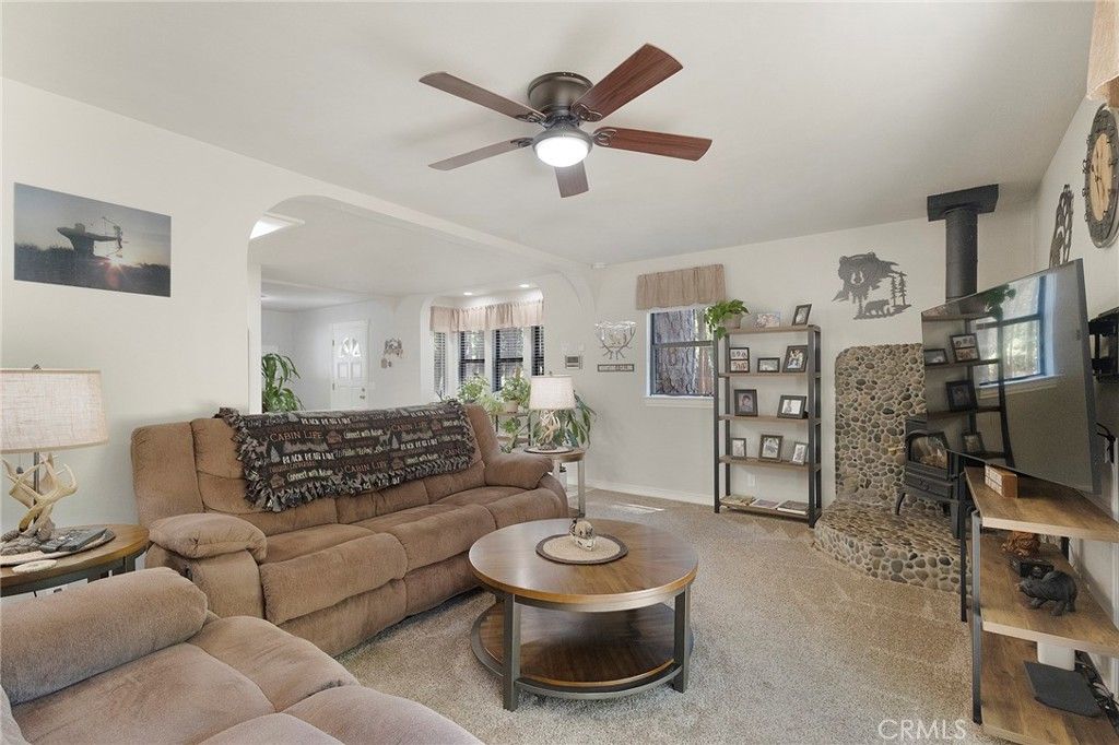 listing image 130725409690562679730