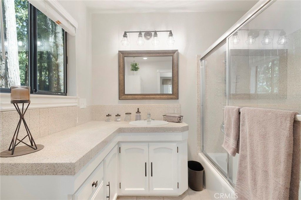listing image 130727892998614211341