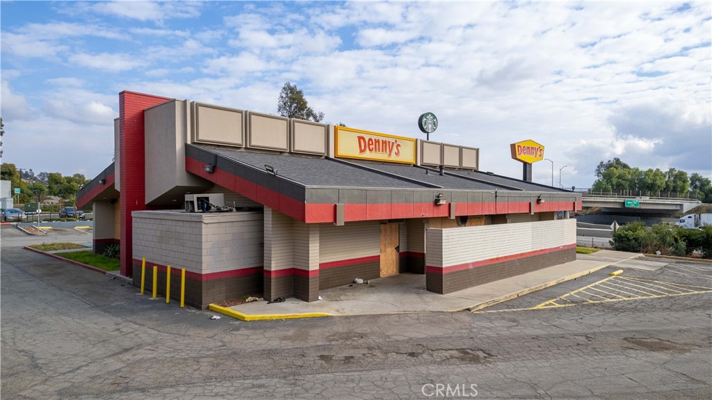 This is an outstanding opportunity to lease a 3,392 square foot building on just over an acre of land. The property is visible
from the 10 Freeway which has a traffic count of over 275,000 cars per day (per MPSI estimate). Located in the city of
Pomona, this site has easy access from the Dudley Street exit going both east and west. The current building is a fully builtout
restaurant that was occupied by Denny’s for the last 20+ years. Ownership is open to leasing the existing building as
well as redeveloping the parcel. The adjacent Starbucks opened just over a year ago with a drive-through, and the Pomona
Fairplex which hosts the Los Angeles County Fair every May is only two miles away.