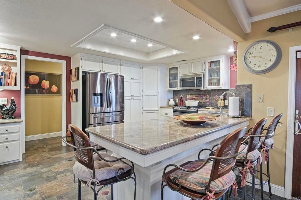 listing image 130729547325411296764