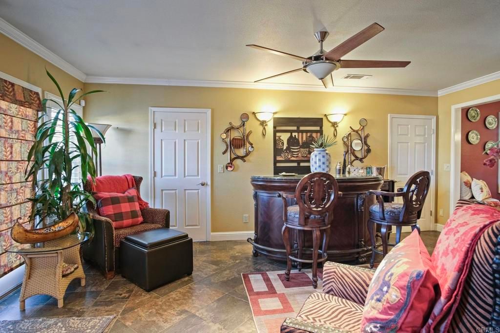 listing image 130727660111150556839