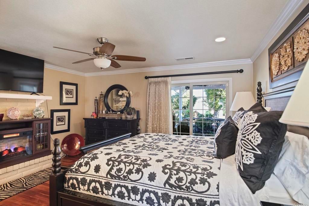 listing image 130729817858872763816