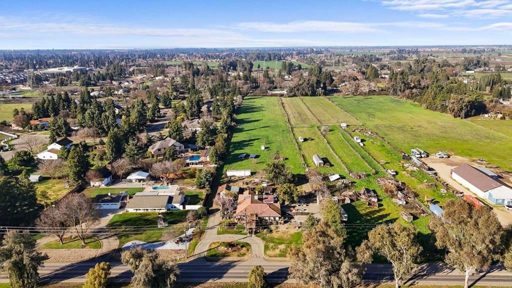 listing image 130724427174773757469