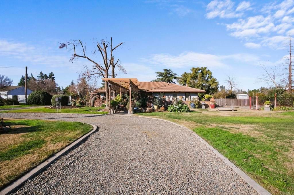 listing image 130727318370108160240