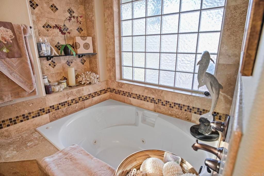 listing image 130729730700966317232