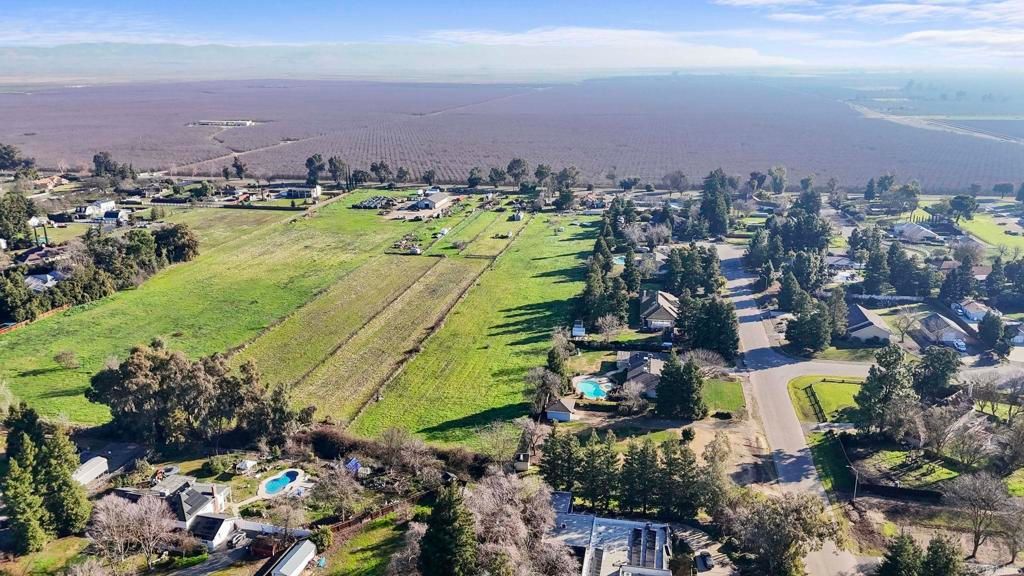 listing image 130722649821709010332