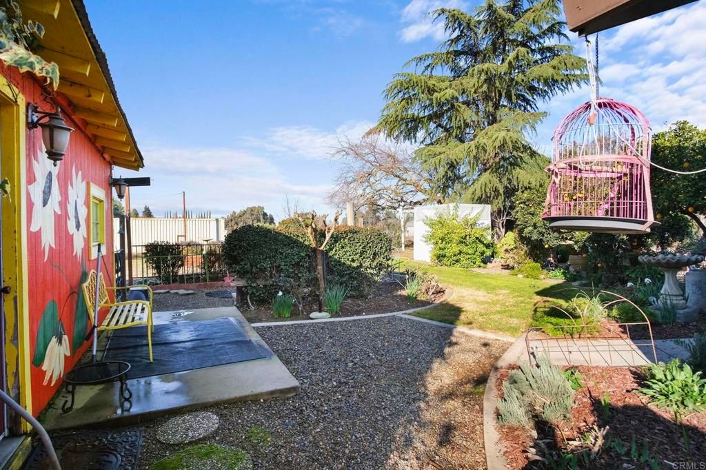 listing image 130720682763055251842
