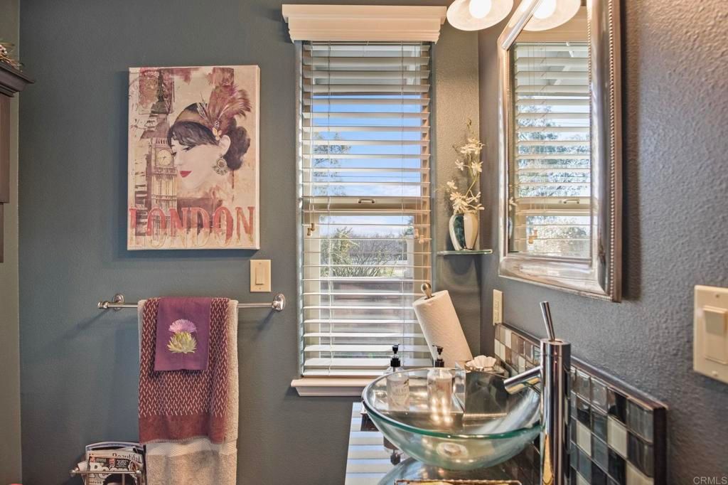 listing image 130723066082977569906