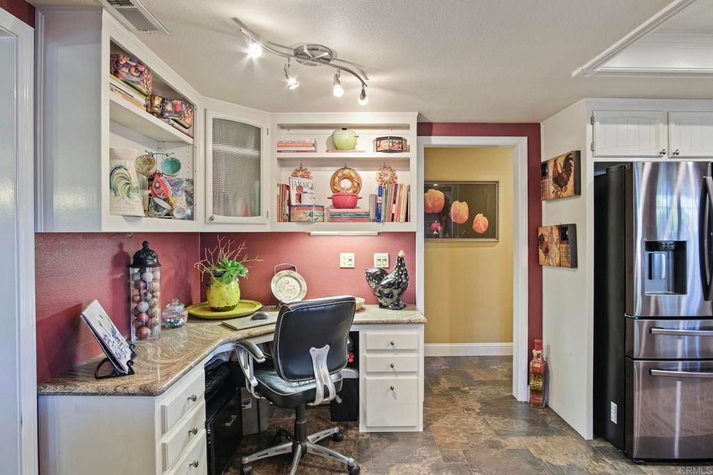 listing image 130721467018585596146