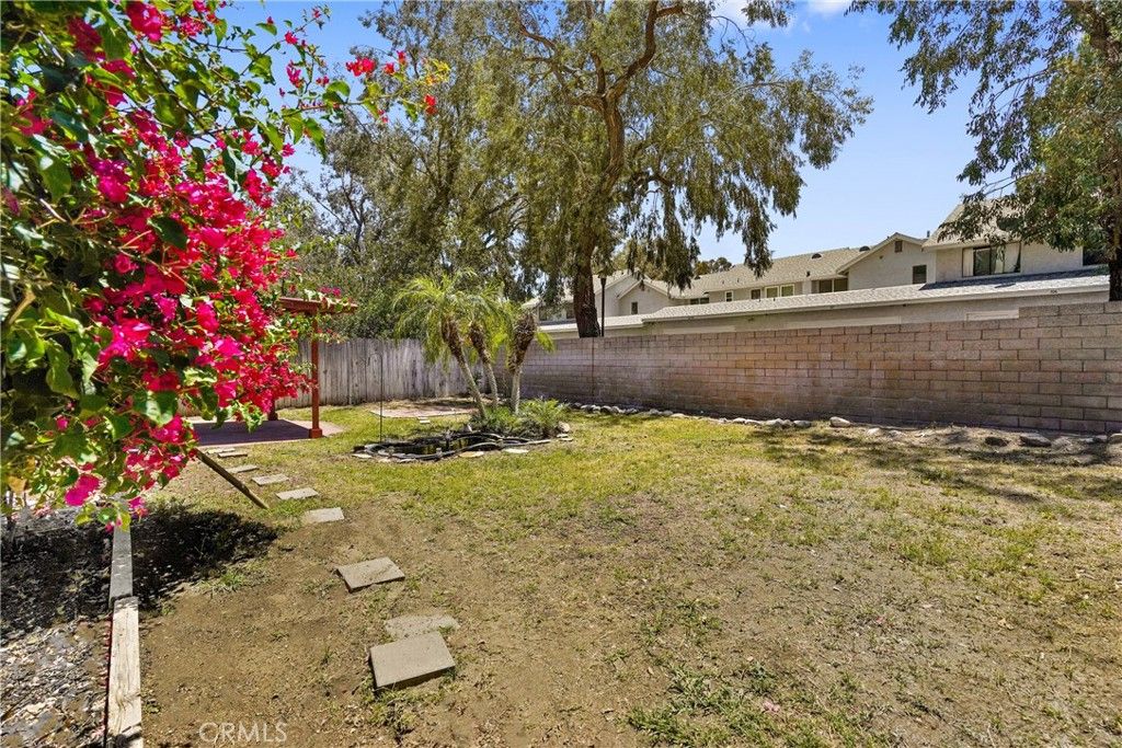 listing image 130724413006905761675
