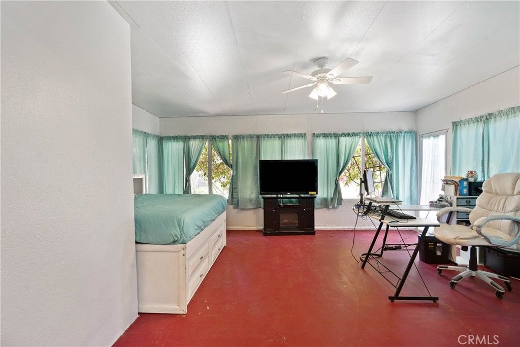listing image 130729551341023220956