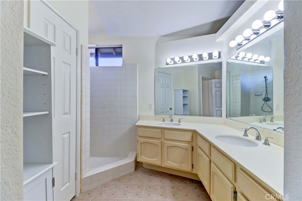 El Caserio (R1) (EC) - Residential