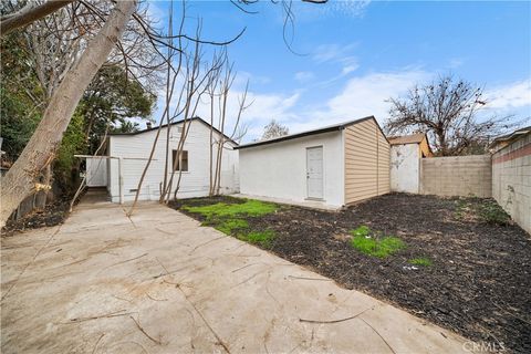 A home in El Monte