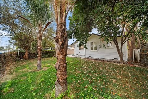 A home in El Monte