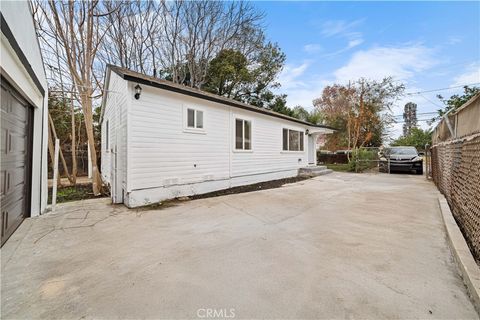 A home in El Monte