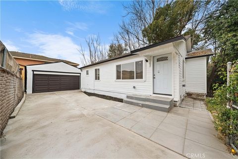 A home in El Monte