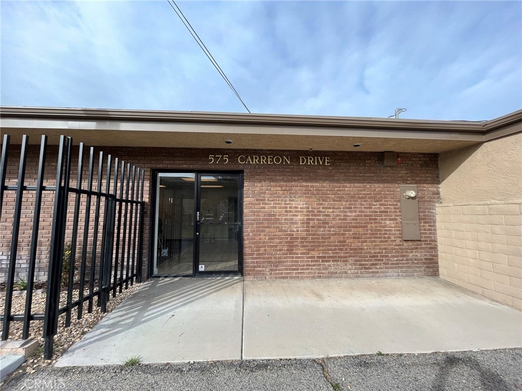 575 E Carreon Drive