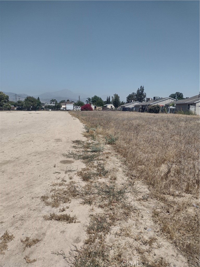 Excellent Investment, flat lot, could be ideal for Multi-plex development. The buyer must check with the City.