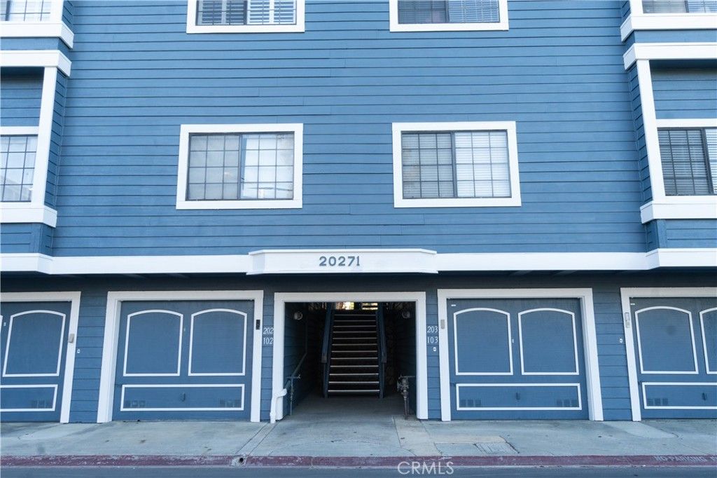 listing image 0