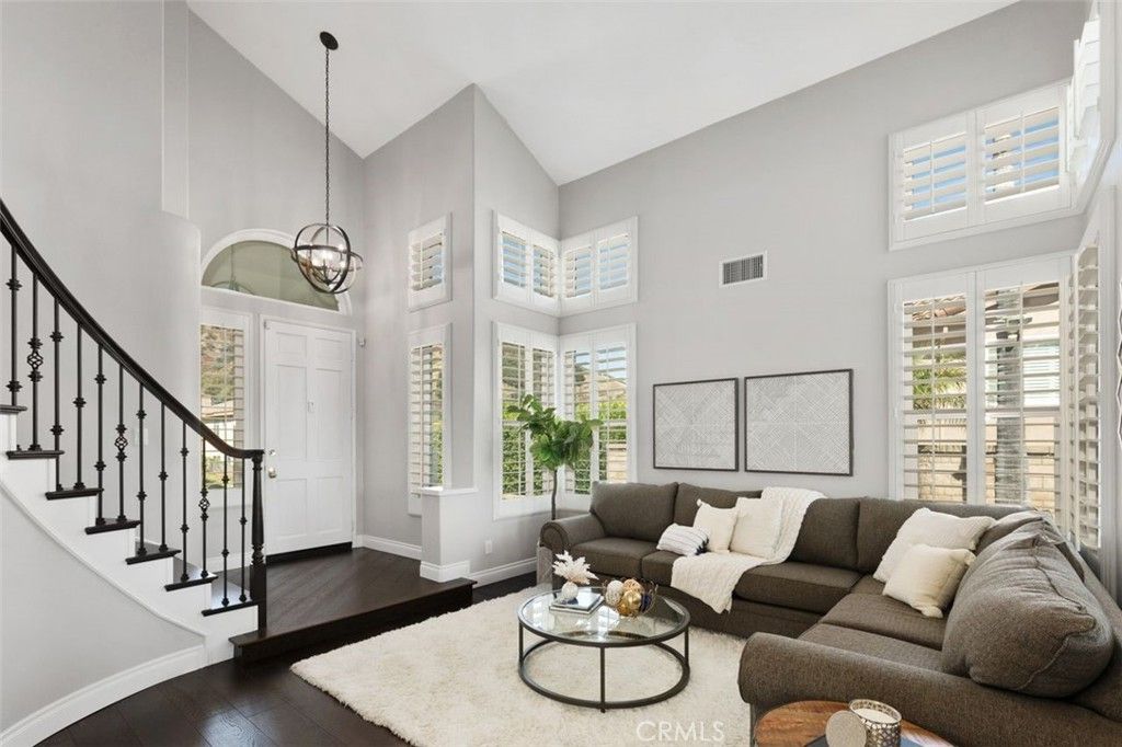 listing image 130721112563140302218