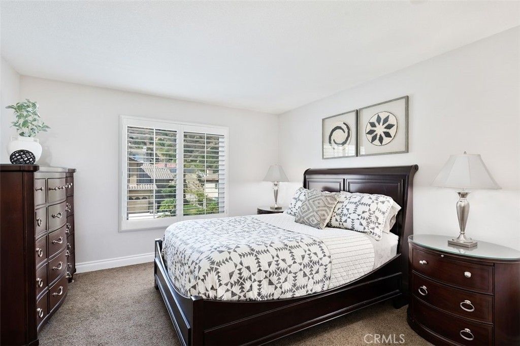listing image 130727424727835077162