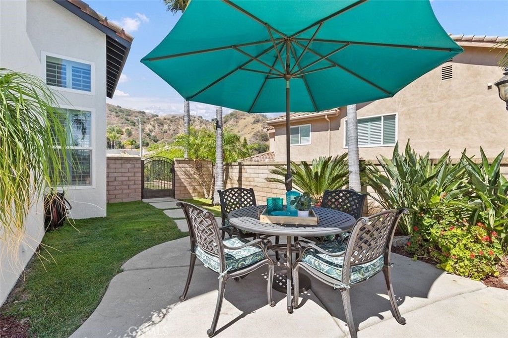 listing image 130721995180498878033