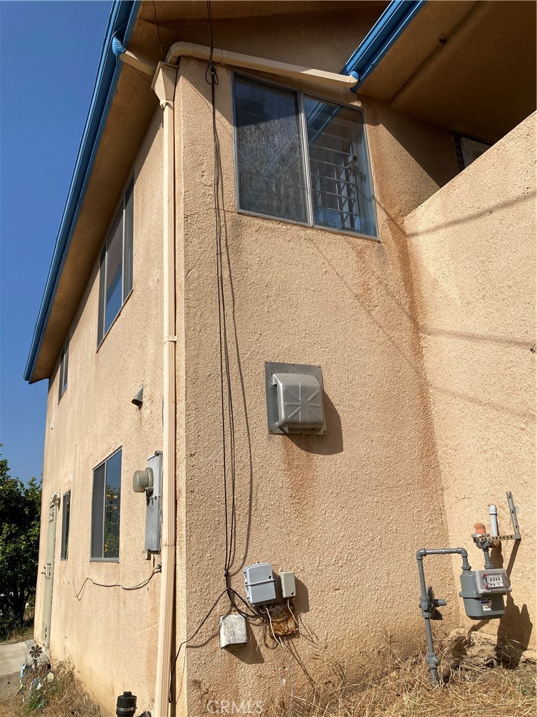 Photo 2 of 8 of 2125 Cove Avenue house