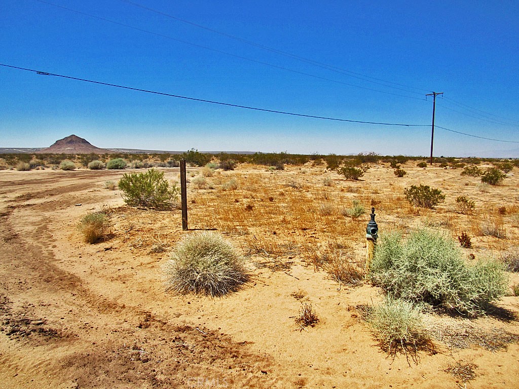 Photo 3 of 6 of 0 California City, Boulevard land