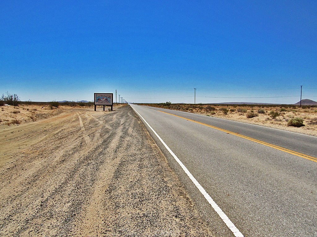 Photo 2 of 6 of 0 California City, Boulevard land