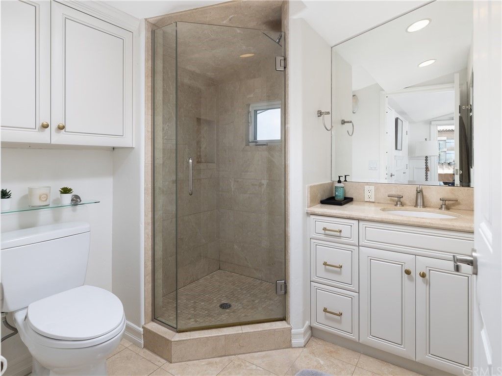 listing image 130724275327270228800